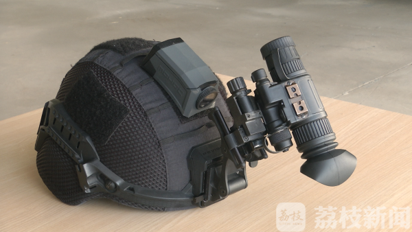 江蘇南京:感受“特警力量” 探秘現(xiàn)實(shí)中兩支反恐精英部隊(duì)(組圖) 江蘇南京:感受“特警力量” 探秘現(xiàn)實(shí)中兩支反恐精英部隊(duì)(組圖)